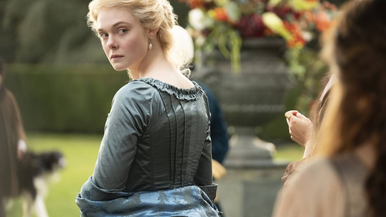 Elle Fanning spielt Katharina die Große. 