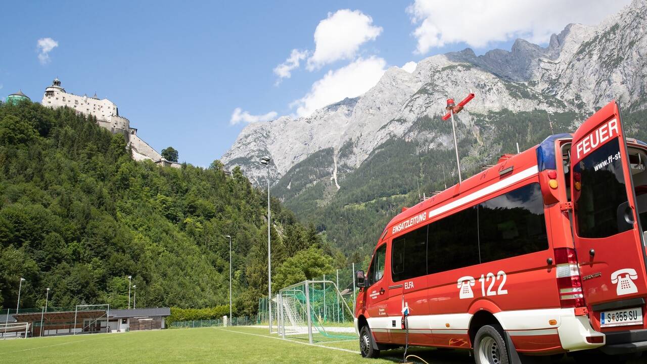 Der Zugang zur Höhle wurde sofort großräumig abgesperrt und bleibt dies bis auf Weiteres. 