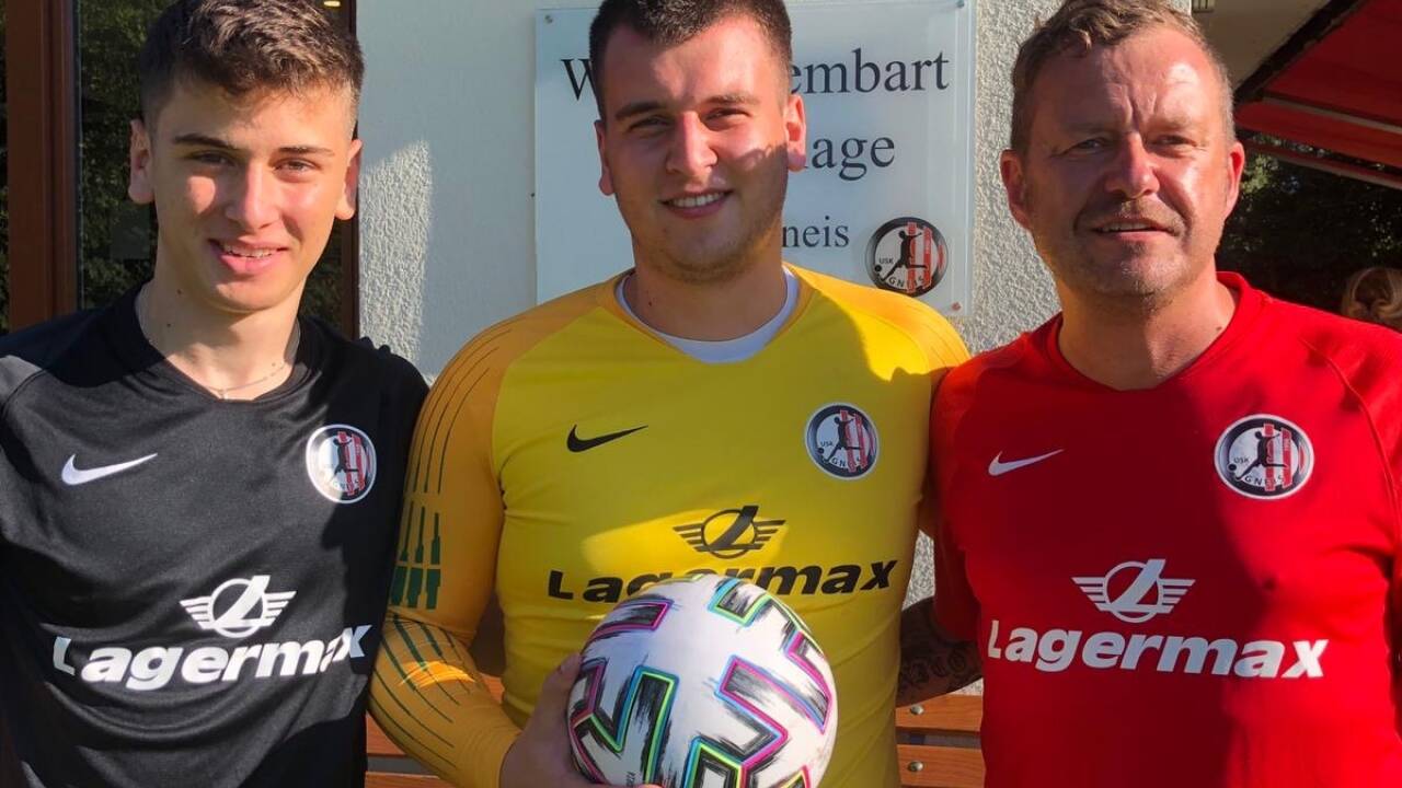 Valentino Jovic (Mitte) will mit Trainer Fritz Oberascher (r.) und seinem Bruder Leonardo beim USK Gneis neu durchstarten. Valentino Jovic (Mitte) will mit Trainer Fritz Oberascher (r.) und seinem Bruder Leonardo beim USK Gneis neu durchstarten.