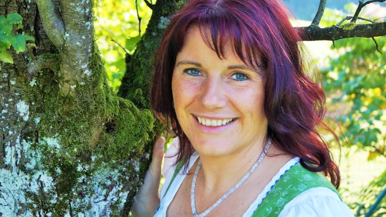 Landschaftsmythologin Renate Fuchs-Haberl kennt die Geschichten rund um die Frau Percht.  Landschaftsmythologin Renate Fuchs-Haberl kennt die Geschichten rund um die Frau Percht.