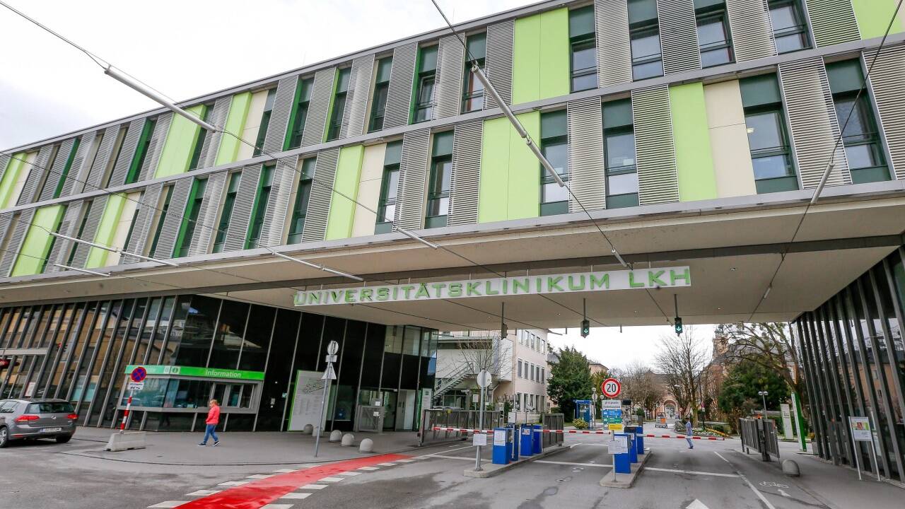 Eine Coronapatientin im Landeskrankenhaus Salzburg hatte zu zahlreichen Spitalsmitarbeiern Kontakt.  