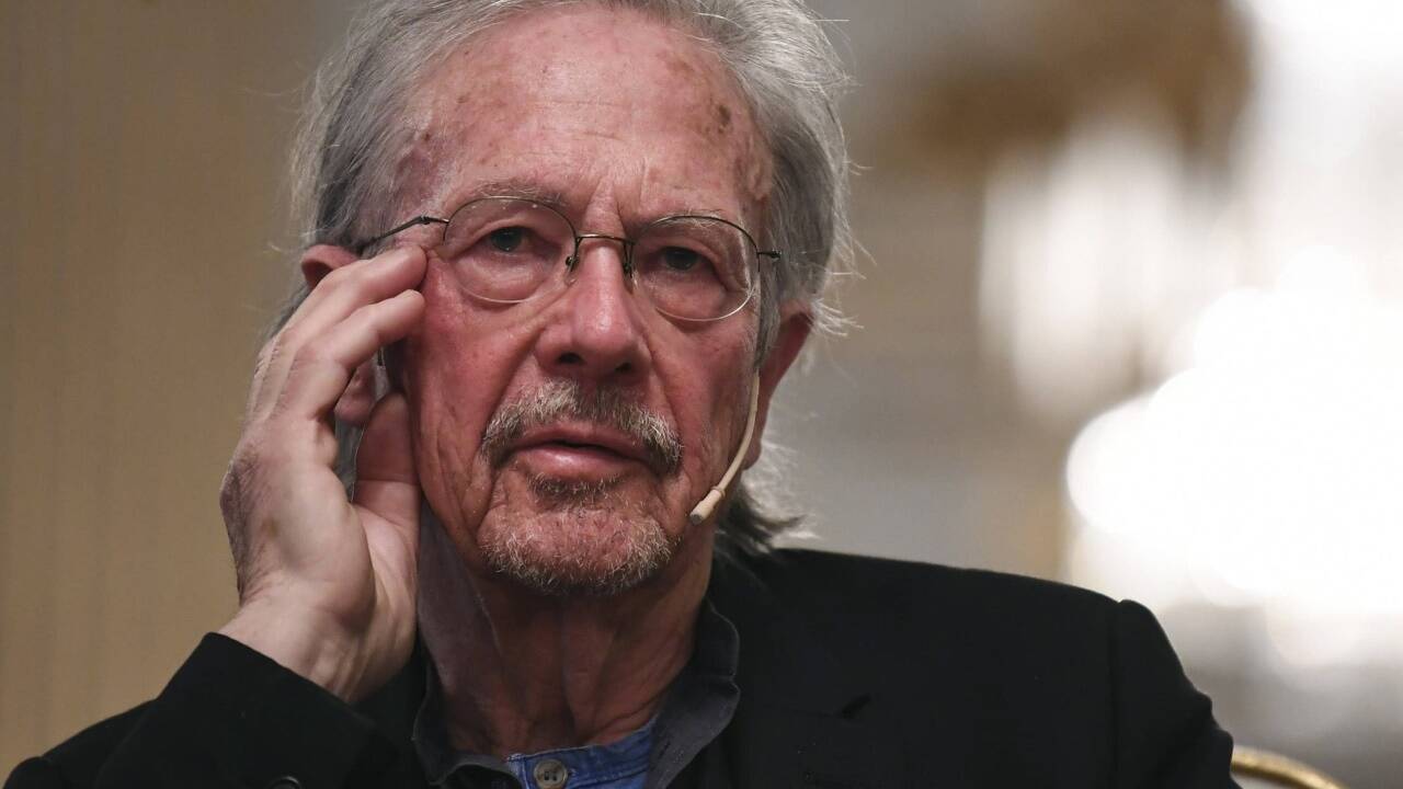 „Eine Szene“ nennt Peter Handke sein Stück „Zdenek Adamec“. 