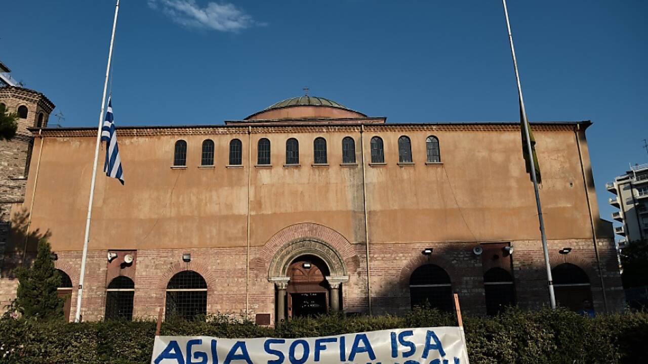 Proteste in Athen, nachdem aus der Hagia Sophia eine Moschee wurde 