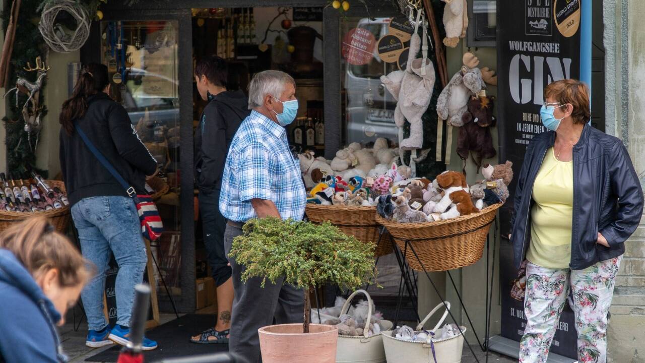 Viele Menschen trugen am Sonntag in St. Wolfgang auch im Freien Masken. Viele Menschen trugen am Sonntag in St. Wolfgang auch im Freien Masken.