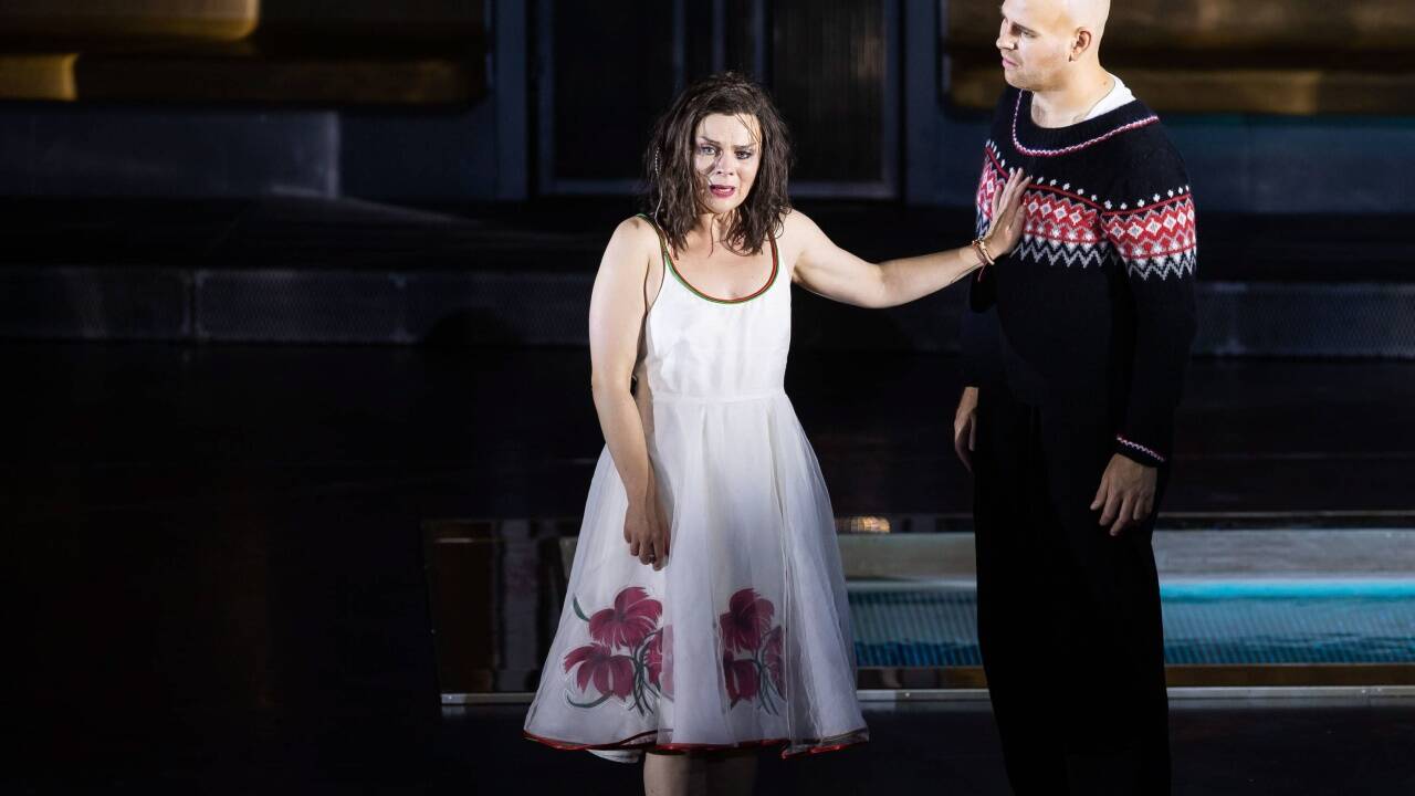 Ausrine Stundyte (Elektra) und Derek Welton (Orest). 