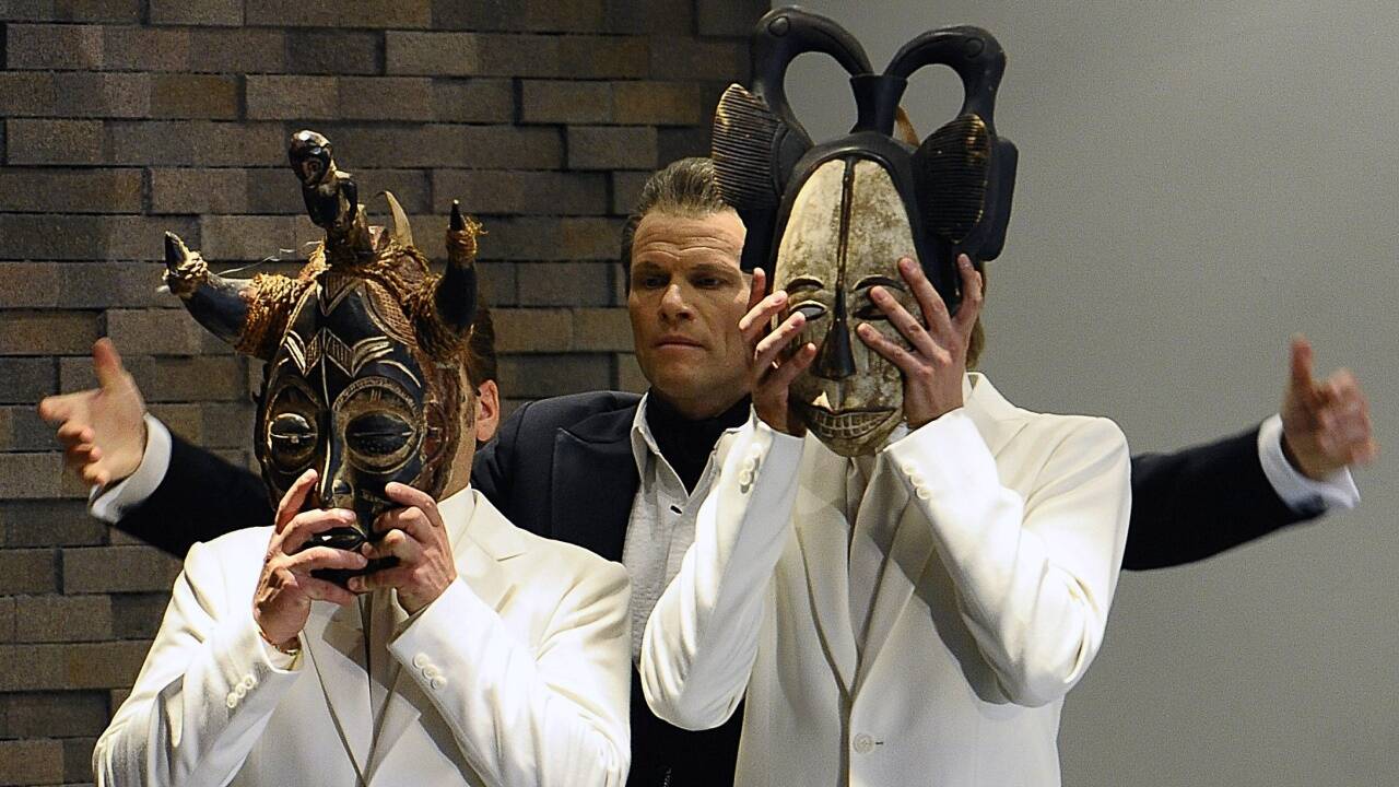 2009: Florian Boesch als Guglielmo, Bo Skovhus als Don Alfonso und Topi Lehtipuu als Ferrando im Haus für Mozart. Regie: Claus Guth, Dirigent: Ádám Fischer. 