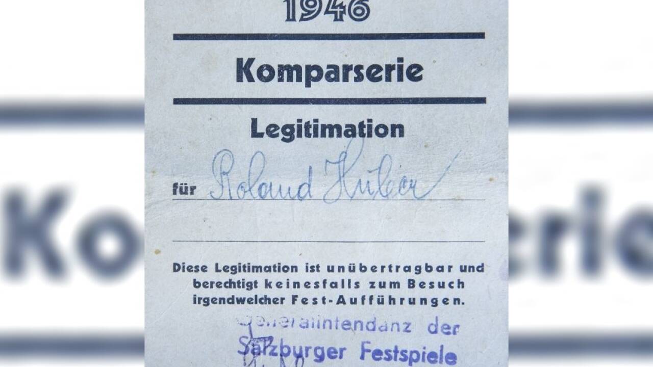 Der Festspielausweis aus 1946 mit Unterschrift von Präsident Heinrich Puthon. 