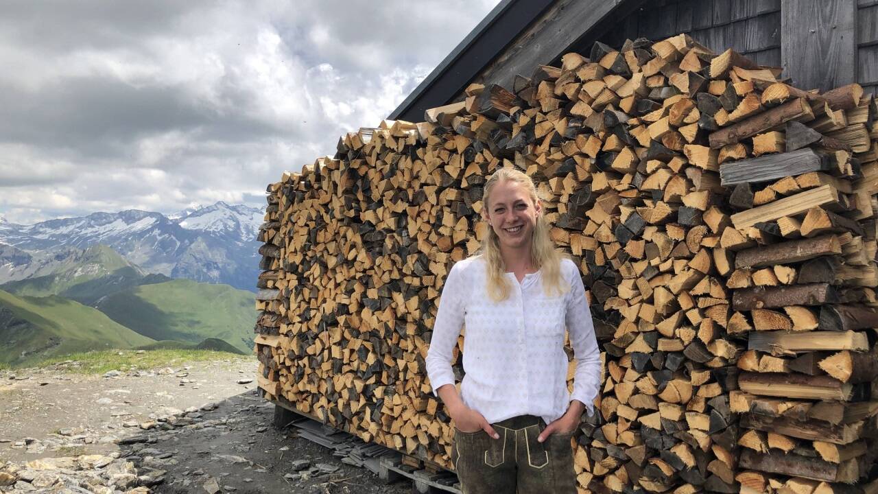 Die 27-jährige Veronika Gruber ist die neue Hüttenwirtin auf der Gamskarkogelhütte. Die 27-jährige Veronika Gruber ist die neue Hüttenwirtin auf der Gamskarkogelhütte.