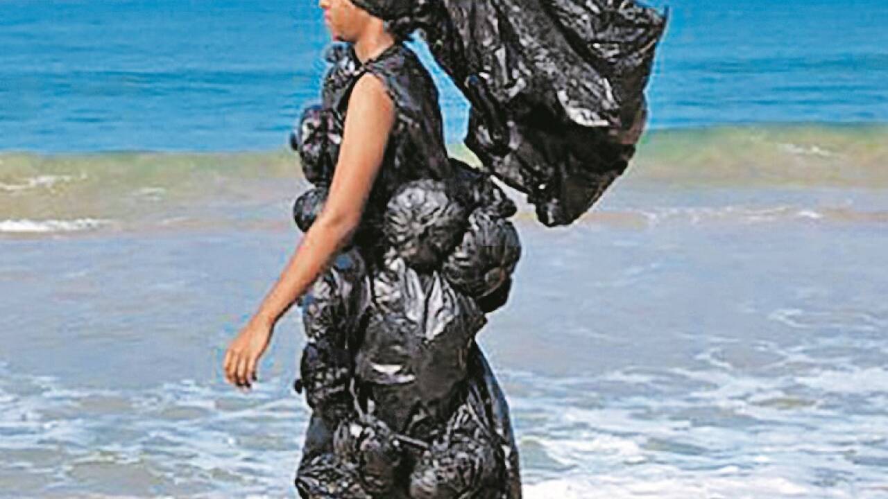 Aus Strandgut wird in Sri Lanka Mode.  