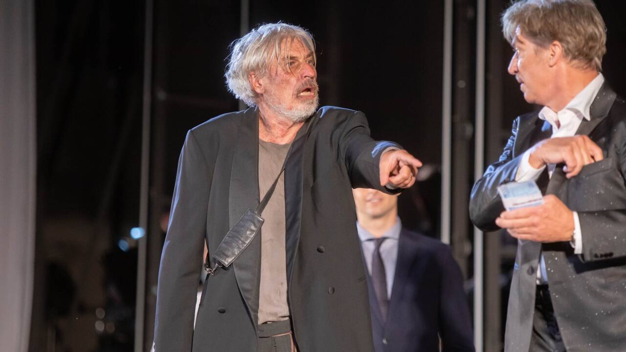 Und Helmut Mooshammer kurz darauf in der Rolle des armen Nachbarn an der Seite von Tobias Moretti auf der Jedermann-Bühne.  