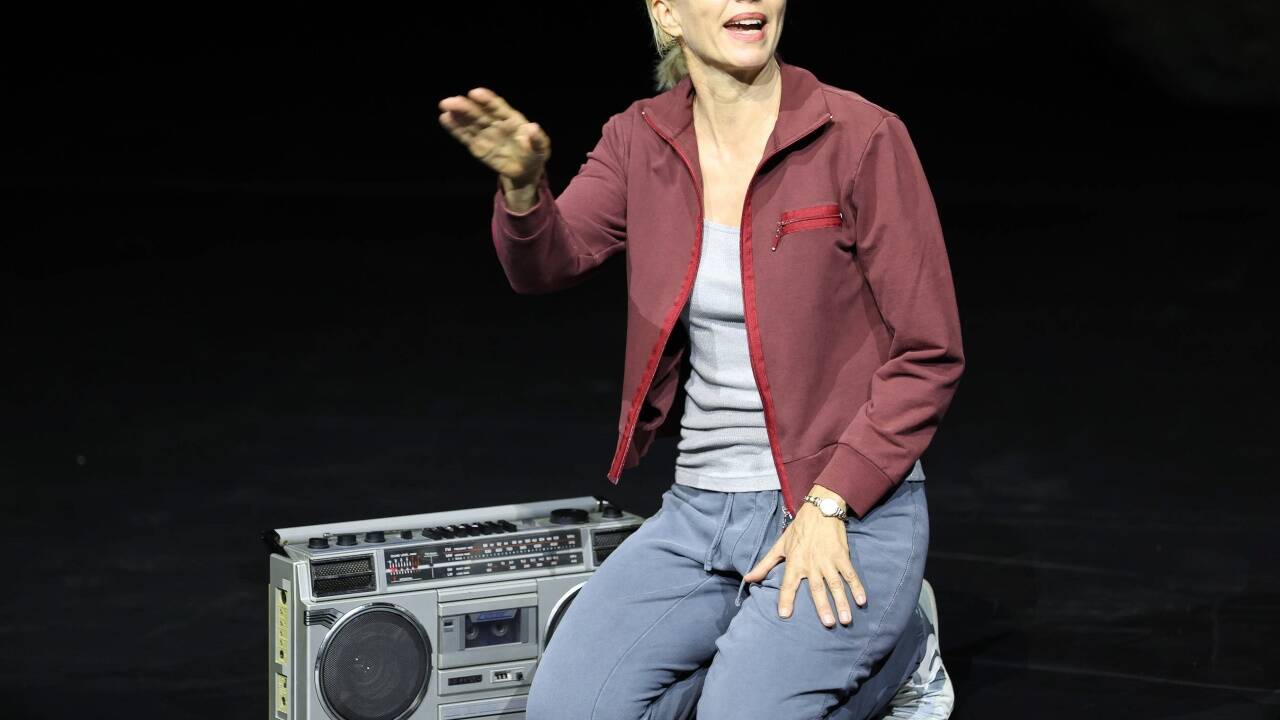 Ursina Lardi spielt in „Everywoman“ bei den Salzburger Festspielen. Erste Bilder aus der Fotoprobe in der Szene Salzburg.  