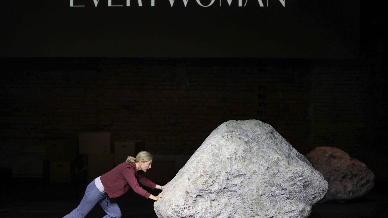 Ursina Lardi in „Everywoman“. 