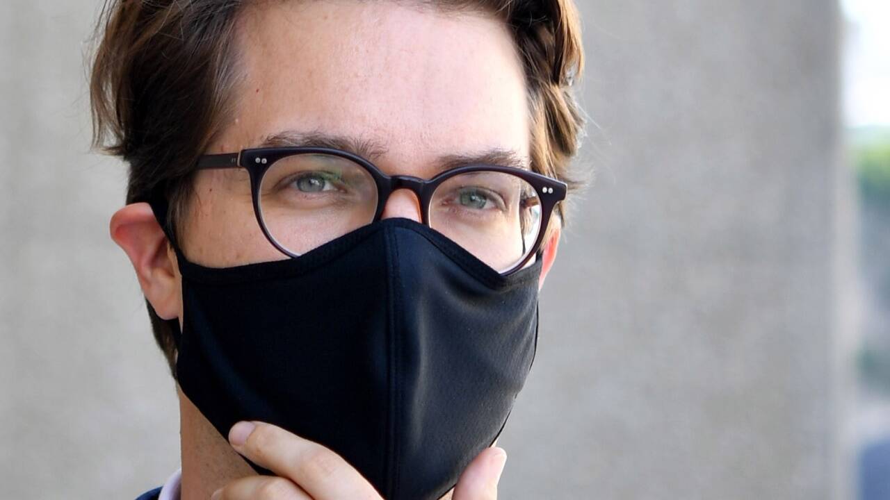 Lukas Crepaz mit dem Kult-Stück des Salzburger Sommers: Mit den Verkauf von Masken mit Salzburger Festspiel-Logo wurden 72.500 Euro umgesetzt.  