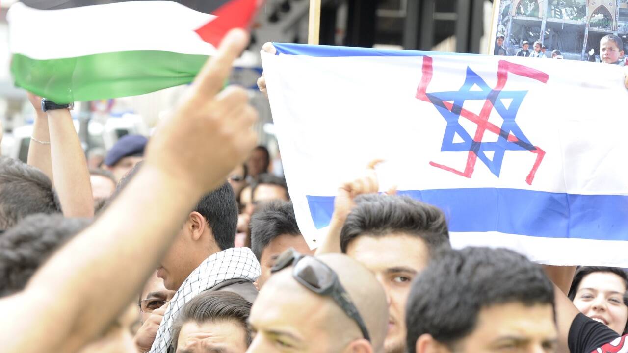 Israel wird ständig für vermeintliche oder tatsächliche Verfehlungen gemaßregelt wird, während weit schlimmere, von anderen Staaten begangene Sünden keinen Aktivisten hinter dem Ofen hervorlocken.  