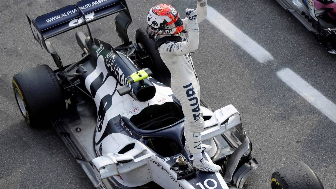 An die Jubelposen von Pierry Gasly müssen sich die Formel-1-Fans erst gewöhnen: Der Franzose nutzte die Gunst der Stunde und gewann erstmals. 