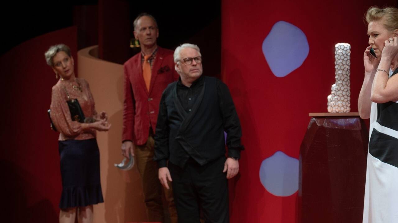 Ulrike Arp, Olaf Salzer, Antony Connor (als Arnold) und Susanne Wende (als Kathrin) in „Die Niere“.   Ulrike Arp, Olaf Salzer, Antony Connor (als Arnold) und Susanne Wende (als Kathrin) in „Die Niere“.