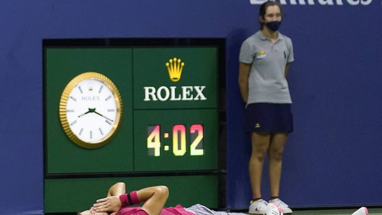 Vier Stunden und zwei Minuten – der Matchball ist verwertet, Dominic Thiem zeigt Emotionen.  