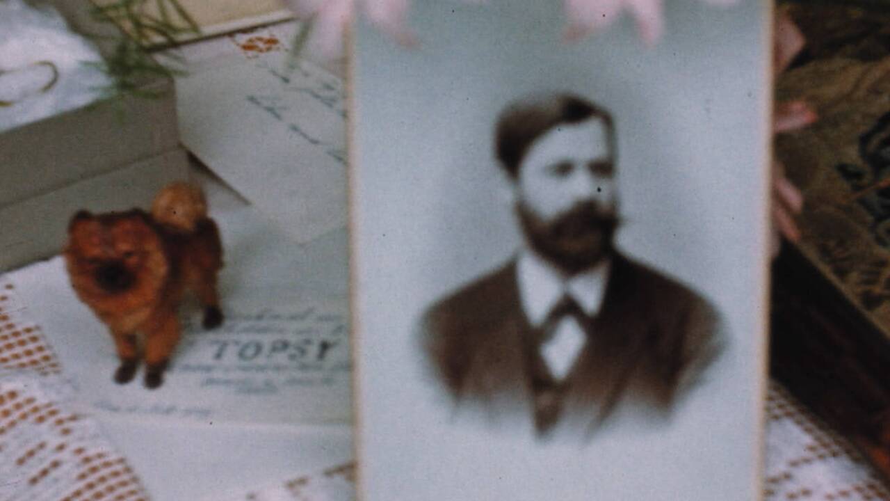 Bilder zum Film: „Sigmund Freud – Jude ohne Gott“. 