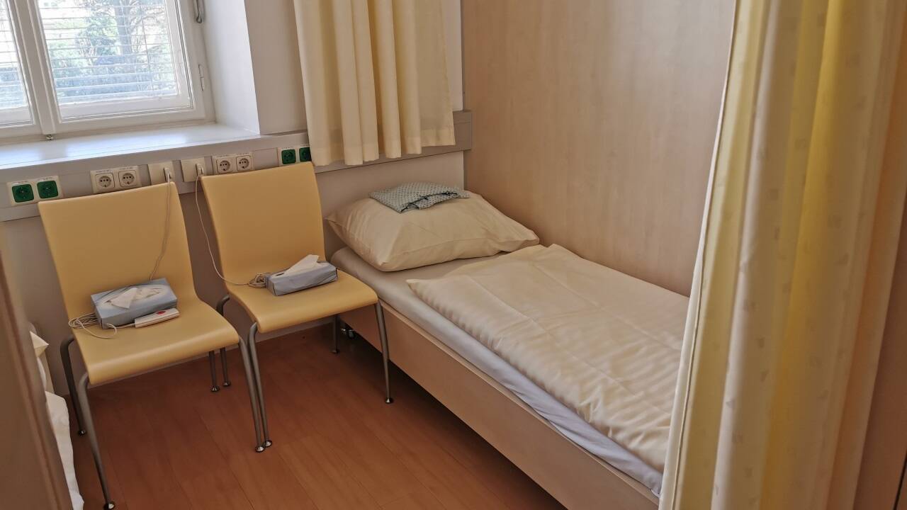 Nach dem Eingriff bekommen die Patientinnen für ein paar Stunden ein Bett im Gynmed-Ambulatorium.  