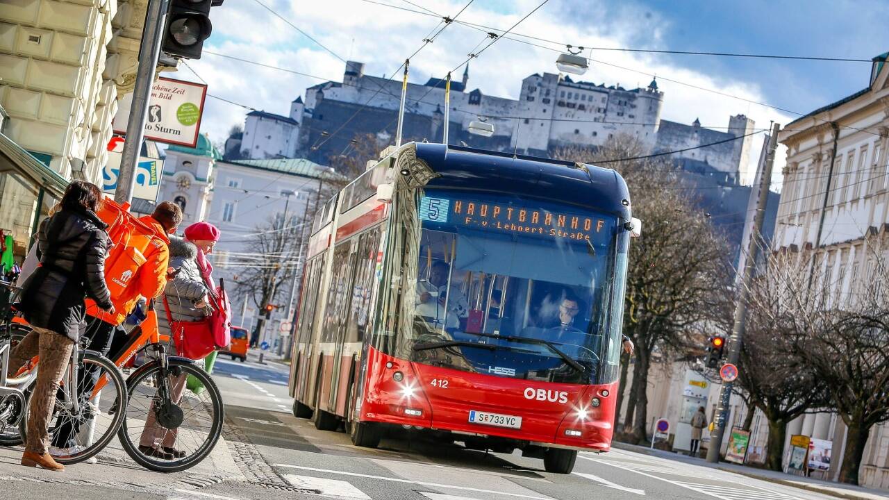 Braucht es vor Schulbeginn und zu Schulende zusätzliche Busse in der Stadt Salzburg? Das lässt die Salzburg AG gerade erheben. Braucht es vor Schulbeginn und zu Schulende zusätzliche Busse in der Stadt Salzburg? Das lässt die Salzburg AG gerade erheben.