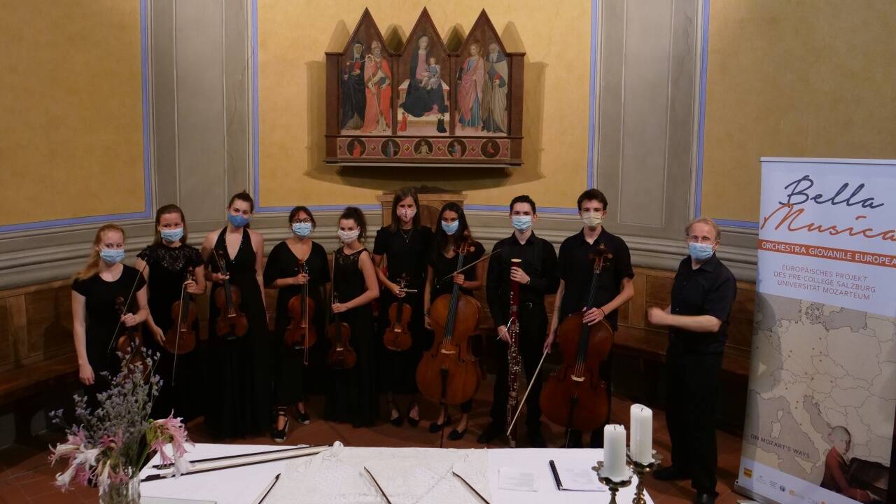 Die jungen Musiker probten unter der Leitung von Stefan David Hummel in der Kirche von Lamole. Die jungen Musiker probten unter der Leitung von Stefan David Hummel in der Kirche von Lamole.