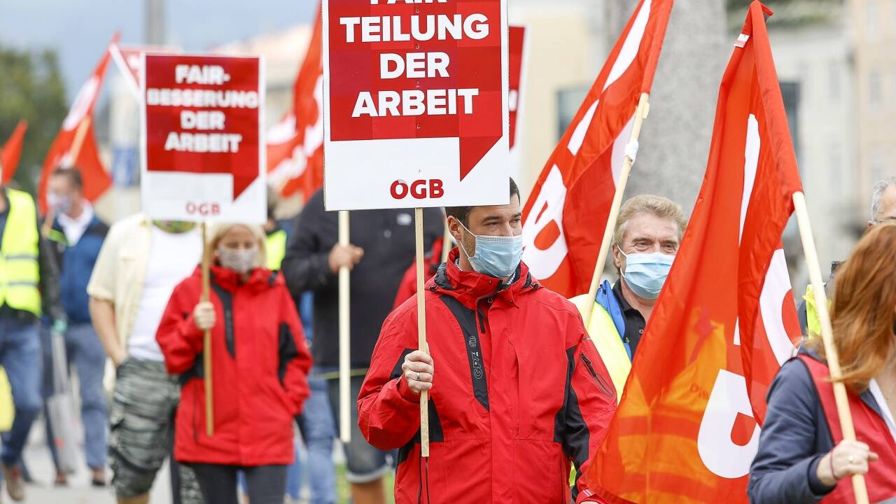 Bilder vom Aktionstag des ÖGB. Um 9 Uhr wurde gestartet. Ziel war die Staatsbrücke.  