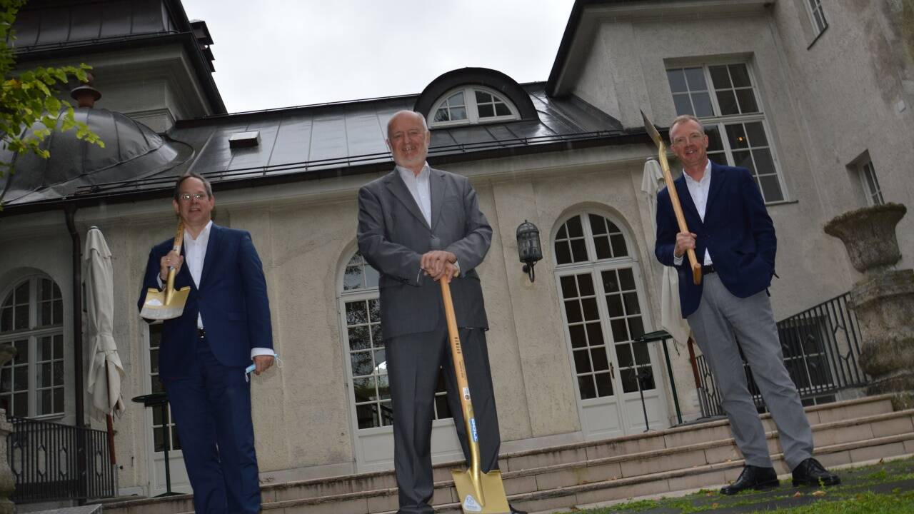 Sie feiern den Baustart: Tobias Debuch, Erich Marx und Johannes Honsig-Erlenburg von der Stiftung Mozarteum.  