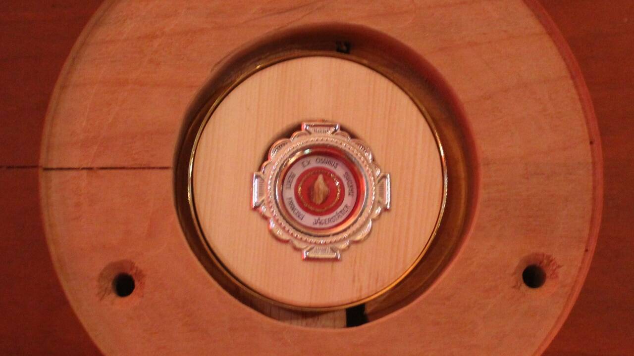 In dieser kleinen Schatulle befindet sich die Jägerstätter-Reliquie. 