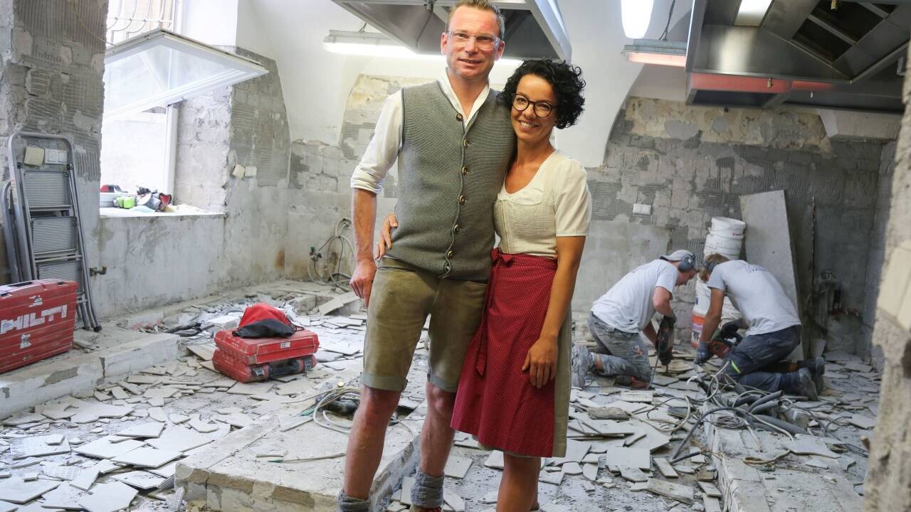 Hier entsteht die neue Küche: Sophie und Klaus Hohensinn wollen das Restaurant im Hotel Elefant Mitte November wieder eröffnen.  