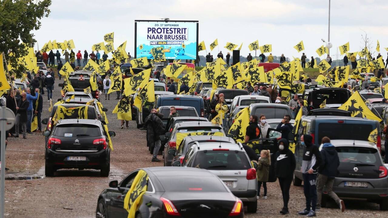 4500 Fahrzeuge bildeten den Protestkorso. 