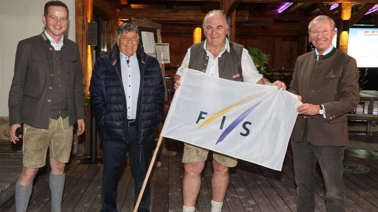 ÖSV-Präsident Peter Schröcksnadel stieß am späteren Abend zur Jubelfeier in Saalbach. 