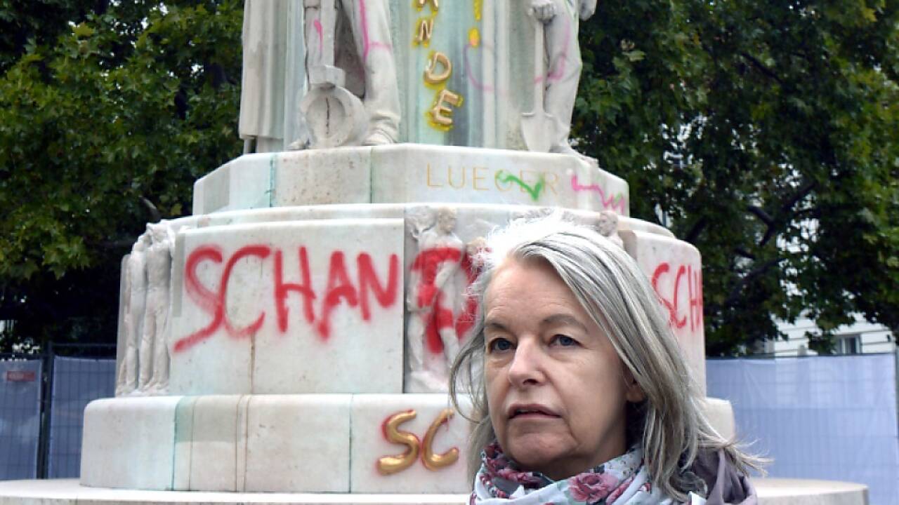 Autorin Marlene Streeruwitz unterstützt die 'Schandwache' 