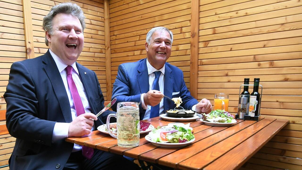 Im Zeichen der Wirtschaft – und der Wirte: Wiens Bürgermeister Michael Ludwig (SPÖ) und Wirtschaftskammerpräsident Walter Ruck (ÖVP).  