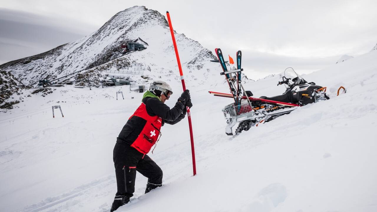 Knietiefe Neuschneedecke im Gletscherskigebiet am Kitzsteinhorn in Kaprun. Knietiefe Neuschneedecke im Gletscherskigebiet am Kitzsteinhorn in Kaprun.
