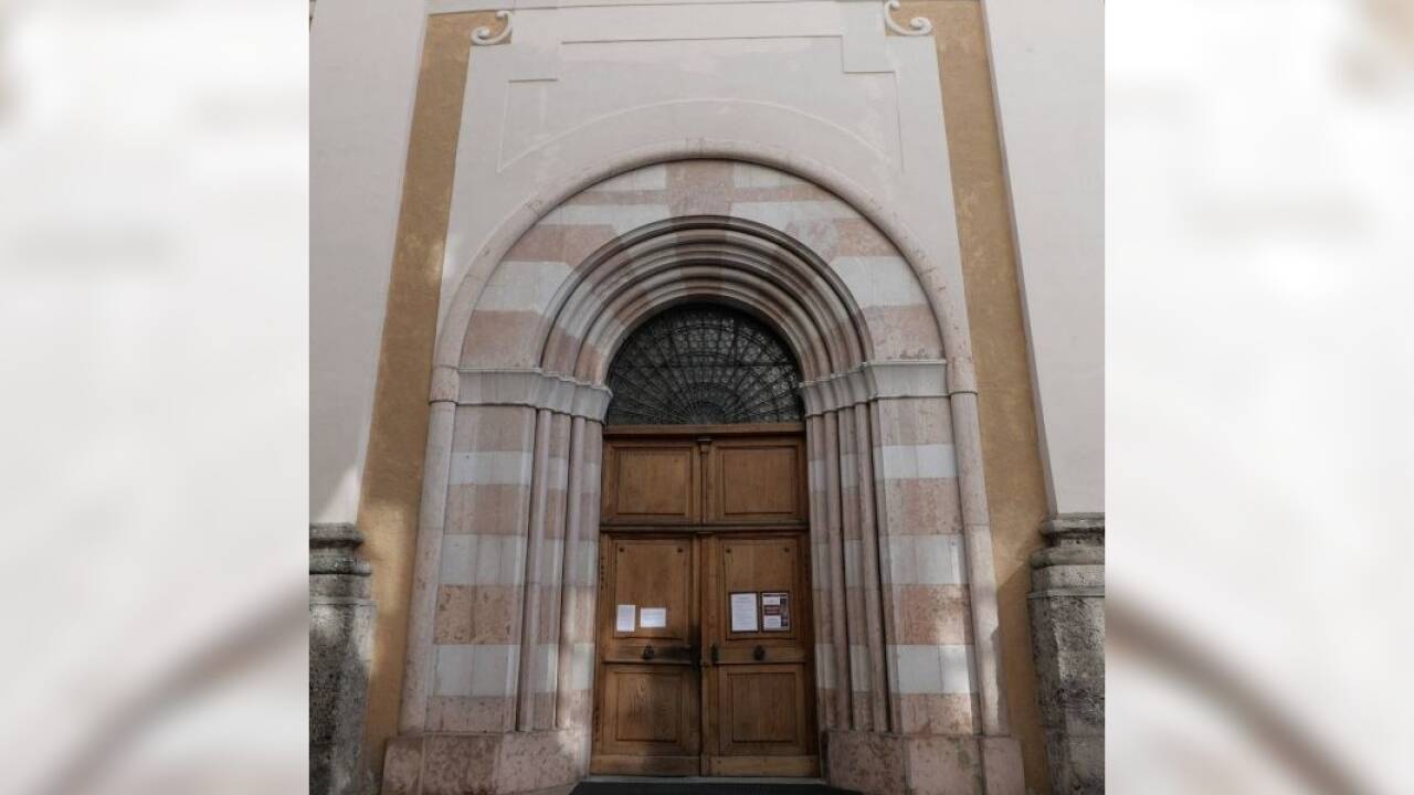Das Westportal der Franziskanerkirche. 