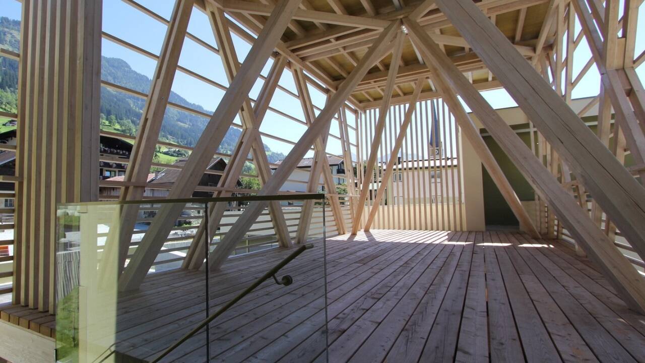 Die erste Hochphase der Coronakrise hat die Holzbaubranche verhältnismäßig gut überstanden. 