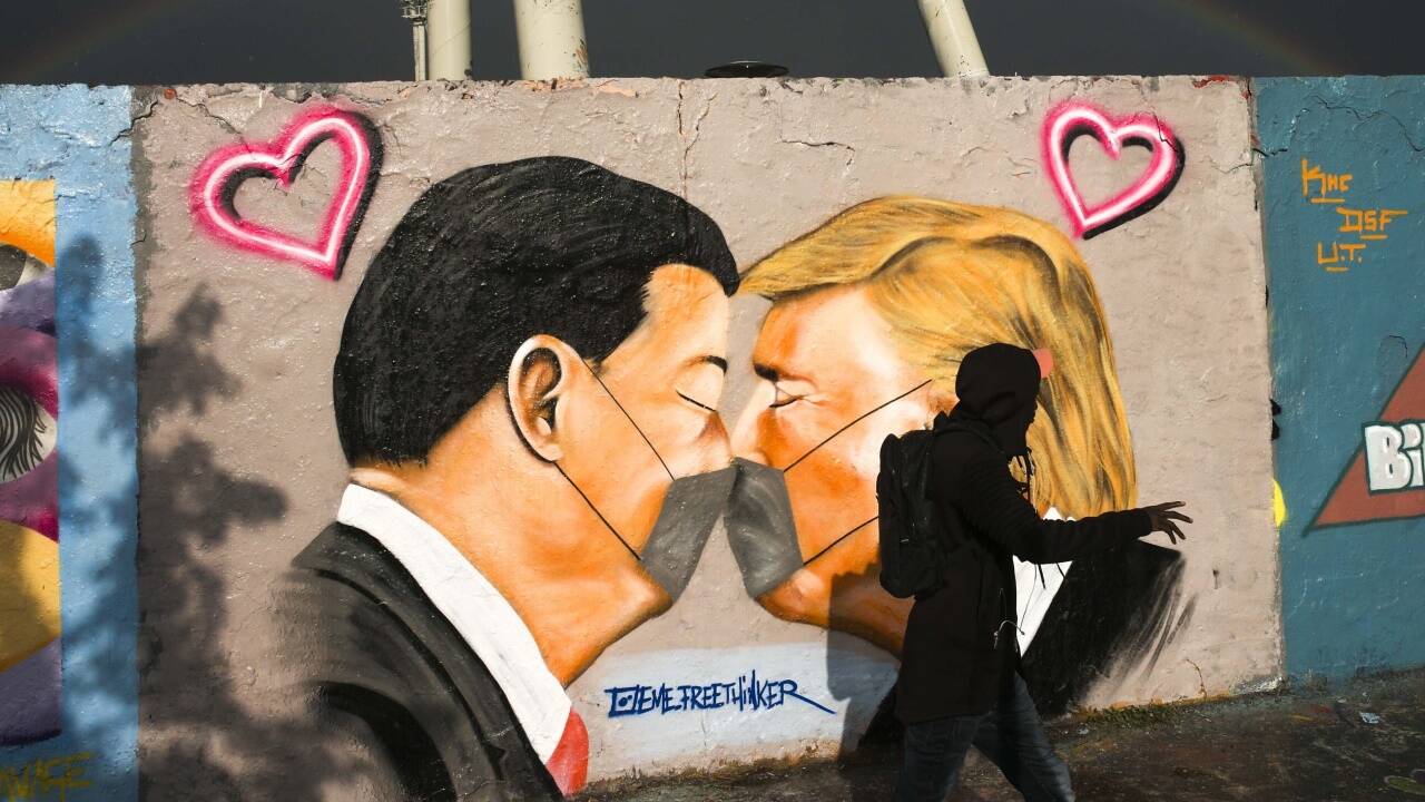 Mauerpark in Berlin: Chinas Präsident Xi Jinping und US-Präsident Donald Trump. Mauerpark in Berlin: Chinas Präsident Xi Jinping und US-Präsident Donald Trump.