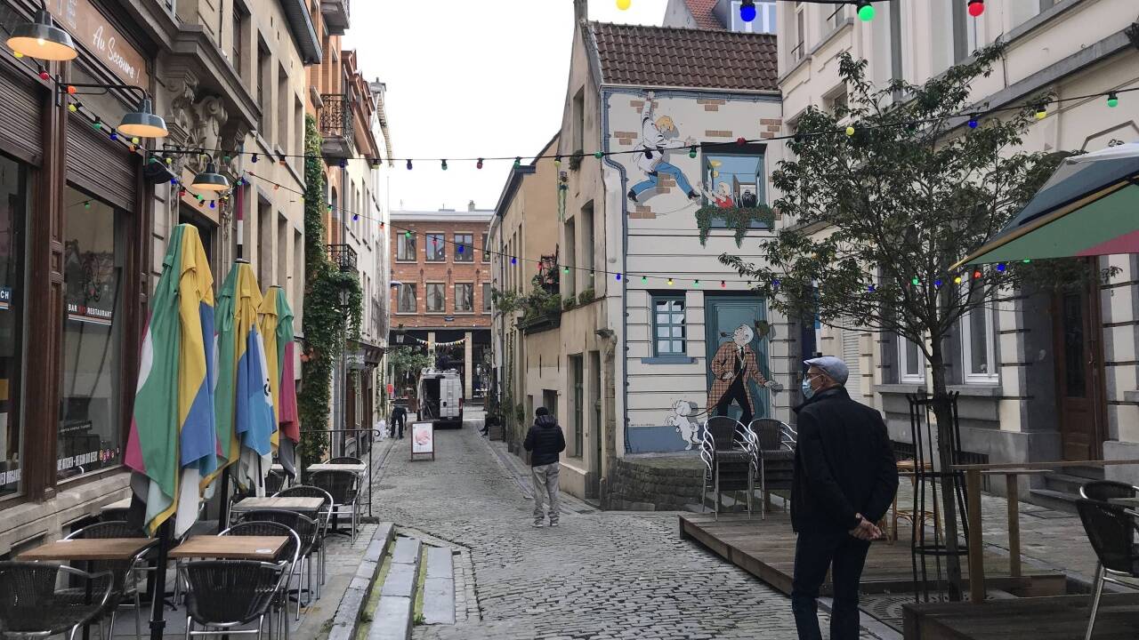 Die Innenstadt von Brüssel wirkt verlassen.  