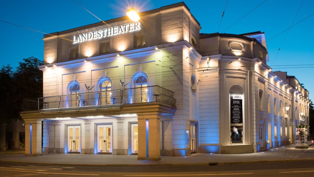 Eine später auf Covid-19 positiv getestete Person war am Sonntagabend im Salzburger Landestheater Eine später auf Covid-19 positiv getestete Person war am Sonntagabend im Salzburger Landestheater