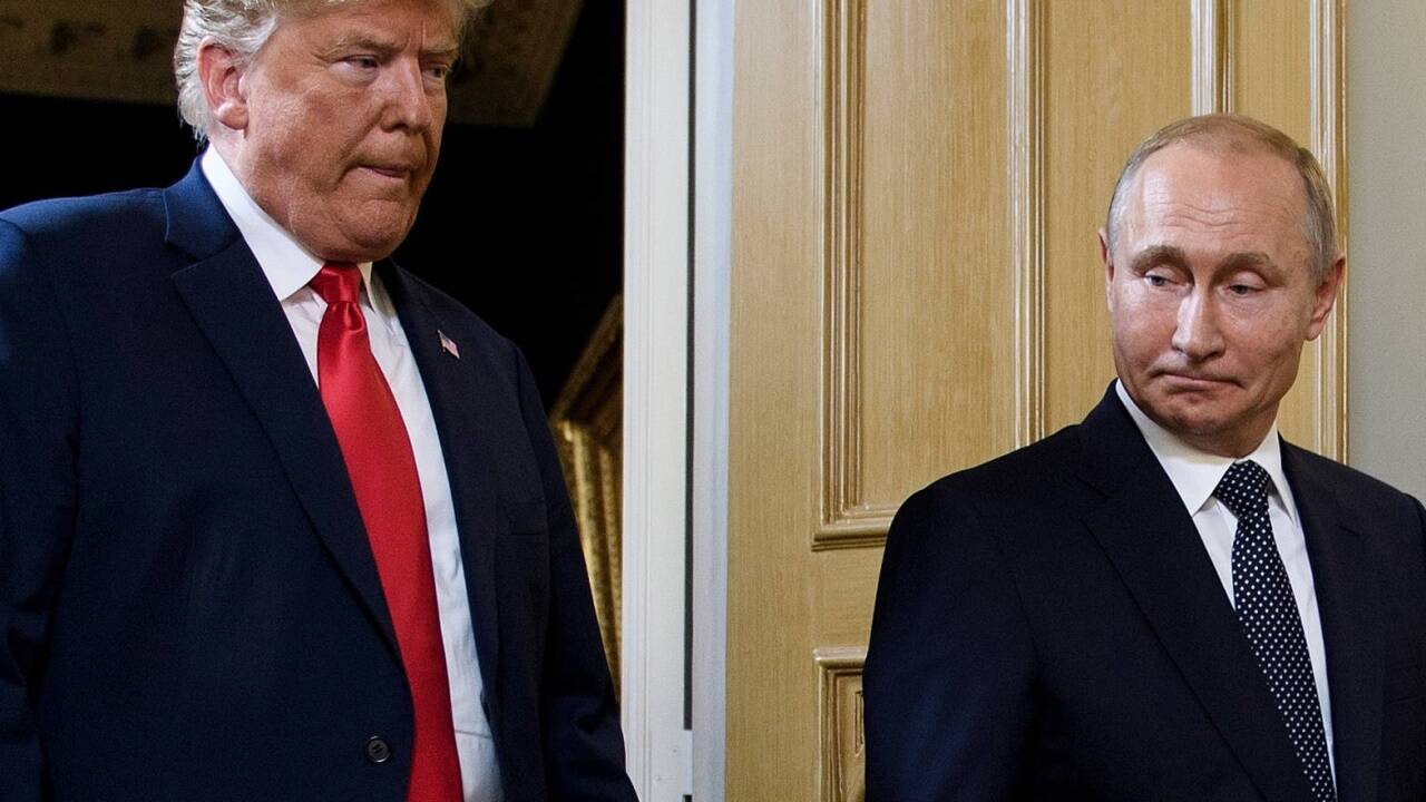Donald Trump und Wladimir Putin bei einem Treffen 2018 in Helsinki. Donald Trump und Wladimir Putin bei einem Treffen 2018 in Helsinki.