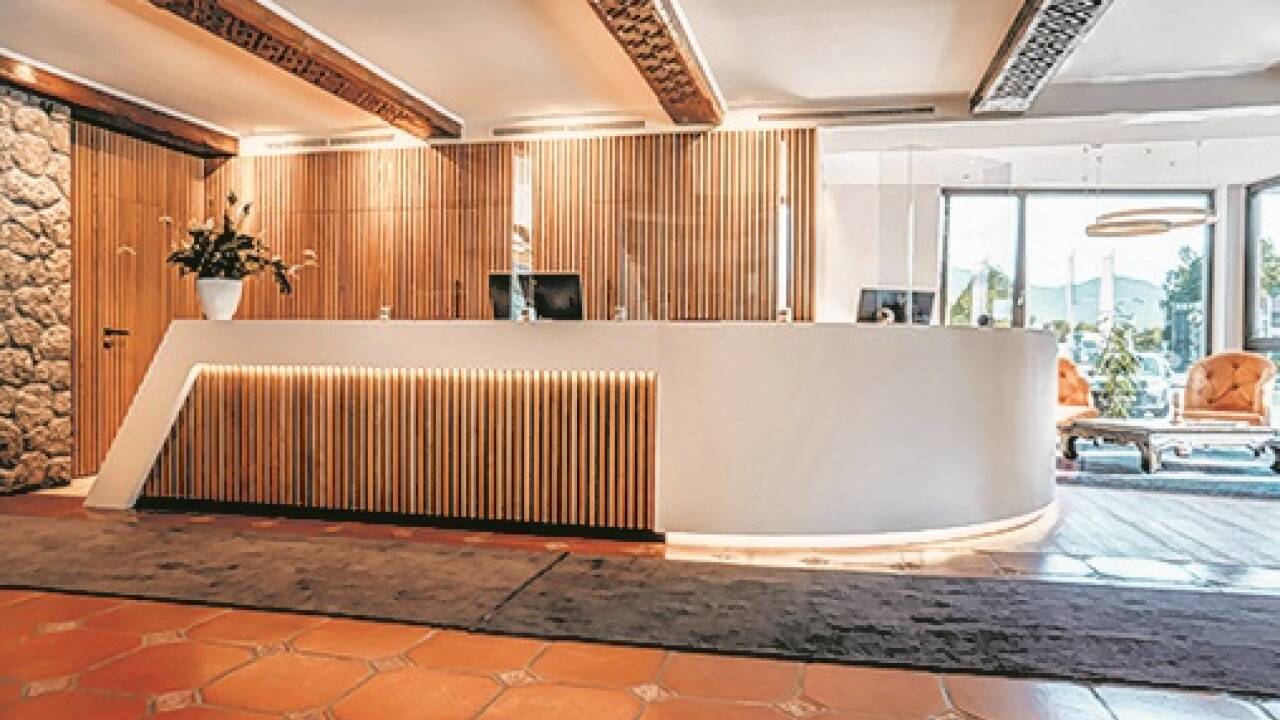 Die neue Rezeption im Hubertushof in Anif. 