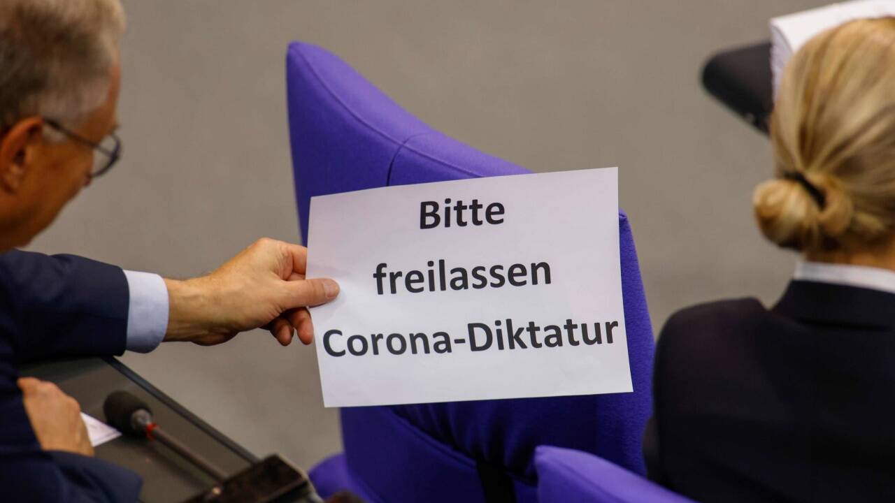 Nicht allen ist der Ernst der Lage bewusst. Im Bild eine Aktion der Alternative für Deutschland (AfD) im deutschen Bundestag. 