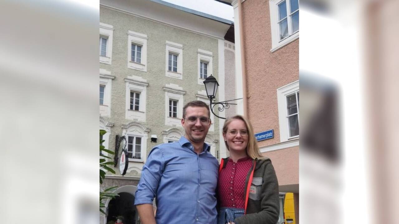 Im Jänner 2020 berichteten die TN exklusiv über den Plan der Bogners, ihren neu erworbenen Teil des Frank-Hauses (im Bild r.) in einen Gastronomie-Betrieb umzubauen.  