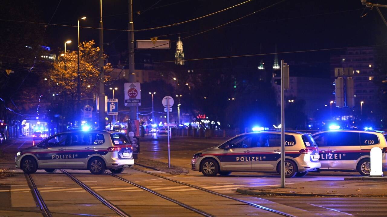 Manche (Boulevard-)Medien zeigten von der Terrornacht wohl mehr als sie zeigen sollten. Andere hielten sich an weniger explizite Bilder – wie dieses hier. 