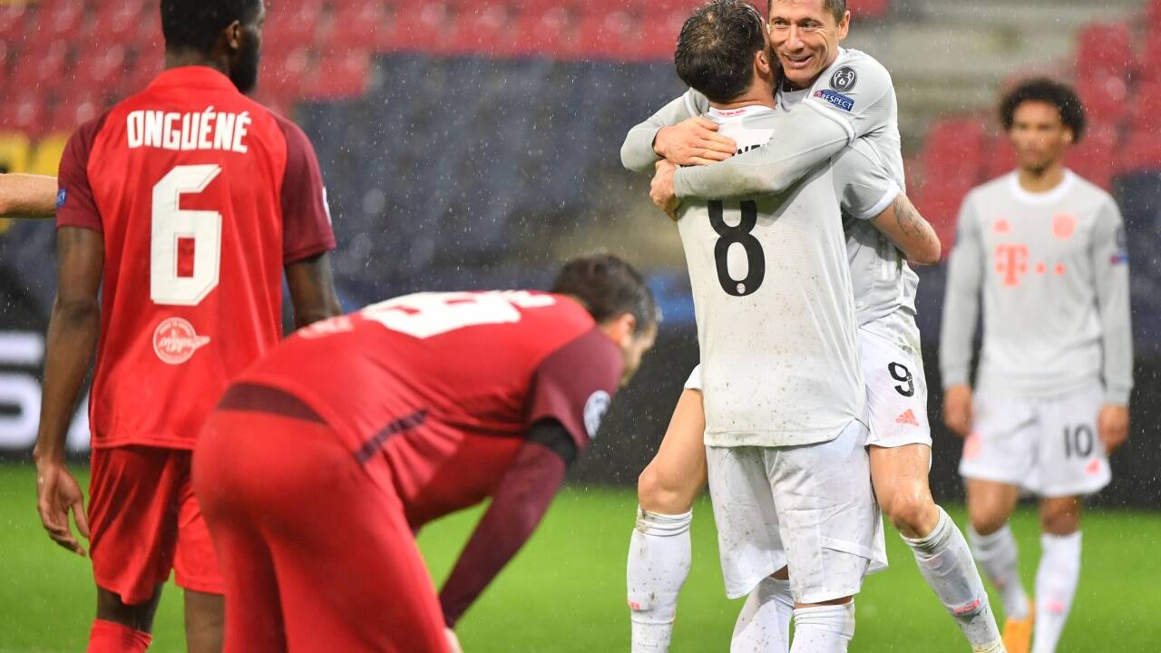 Am Ende jubelten Lewandowski und Co. über einen klaren Sieg in Salzburg.  