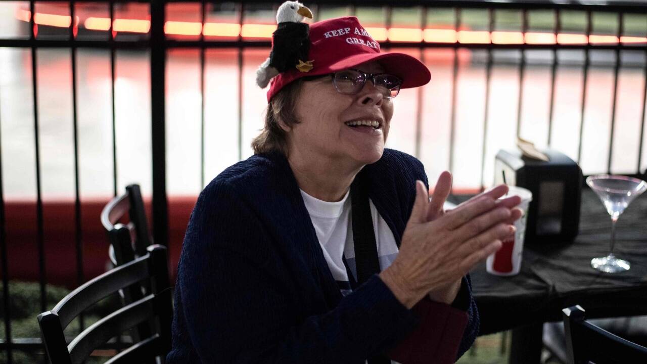 Aber auch die Trump-Fans zeigen sich euphorisch und hoffen auf einen Sieg des Republikaners. 