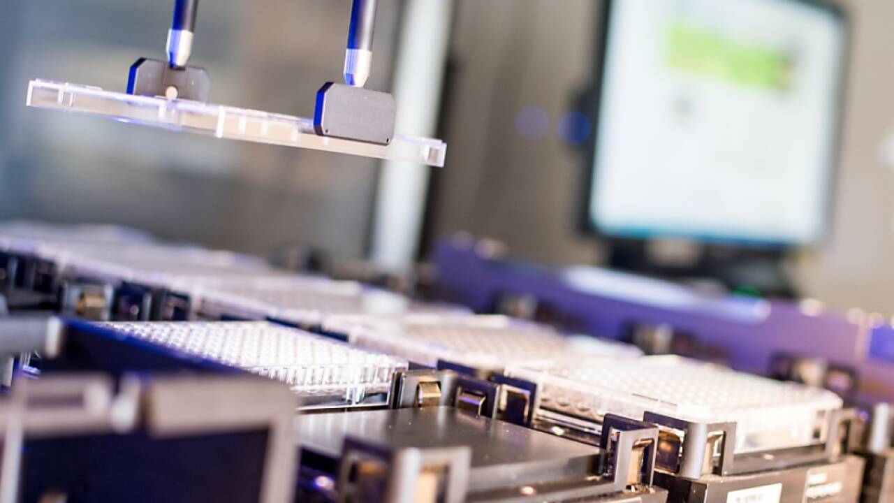 Verfahren läuft über Roboterköpfe Verfahren läuft über Roboterköpfe