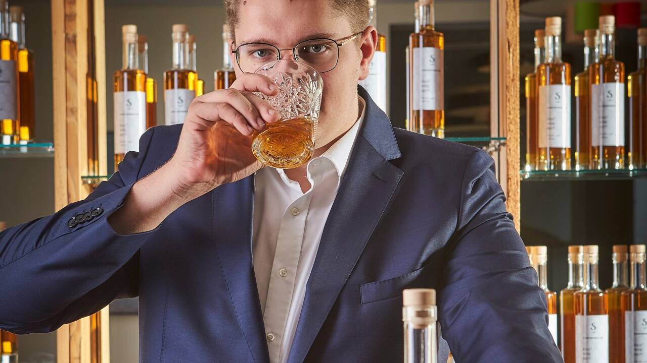 Für seinen Wermut wurde Sebastian Schwaighofer von der Fachzeitschrift Vinaria mit dem zweiten Platz ausgezeichnet. 