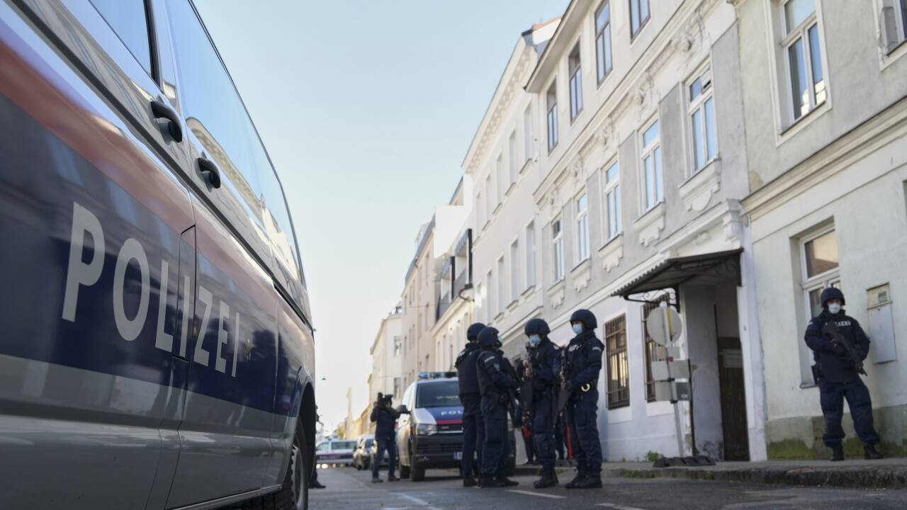 Am Freitag war die Schließung zweier radikaler Vereine angeordnet worden.  