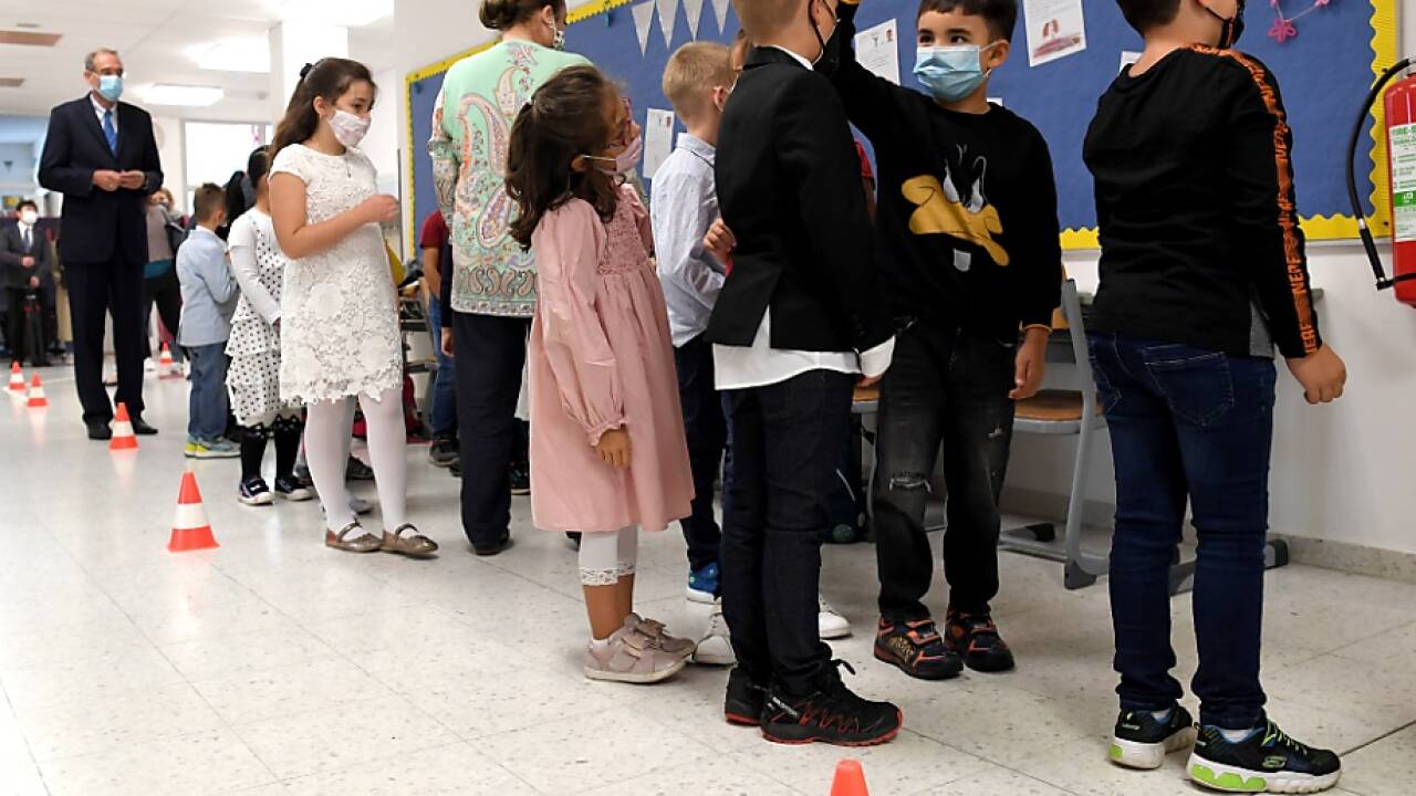 Bildungsminister Heinz Faßmann hat sich seit Wochen gegen Schulschließungen ausgesprochen. Bildungsminister Heinz Faßmann hat sich seit Wochen gegen Schulschließungen ausgesprochen.
